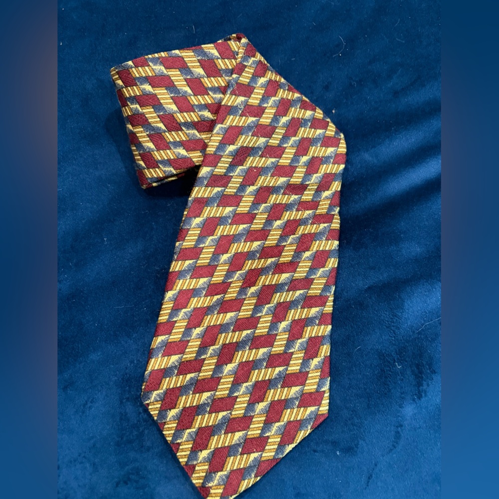 Chaps‎ Geometric Red and Gold Tie
